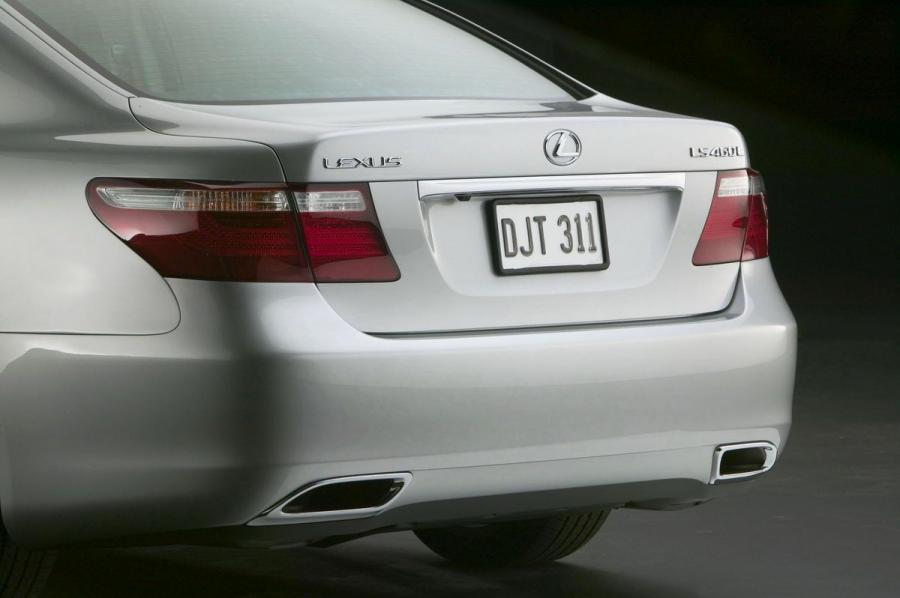  Lexus LS460 2006 года  (фото 178 из 200)